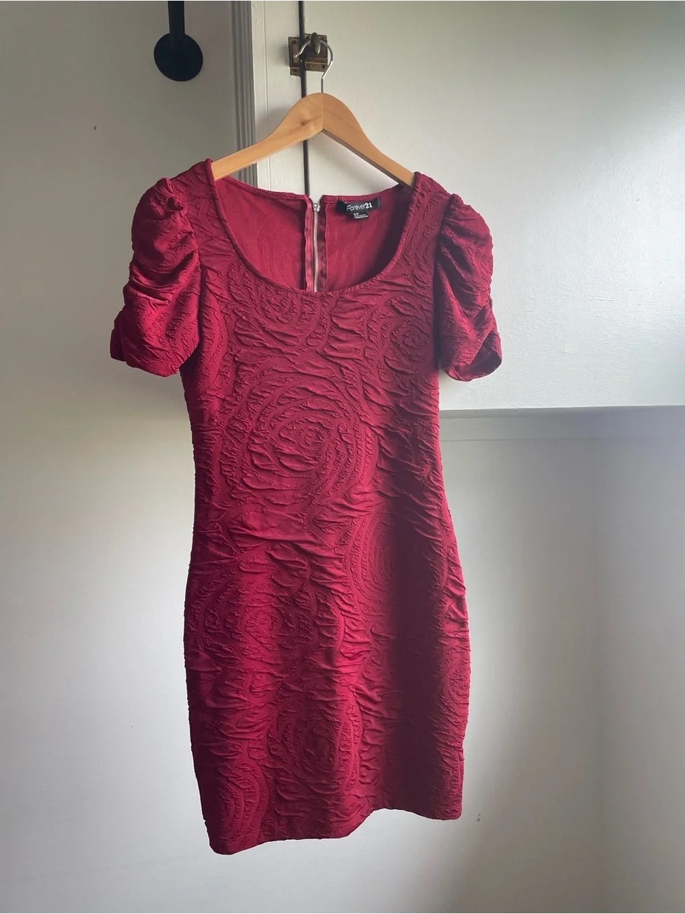 Textured Red Short Sleeve Scoop Neck Dress